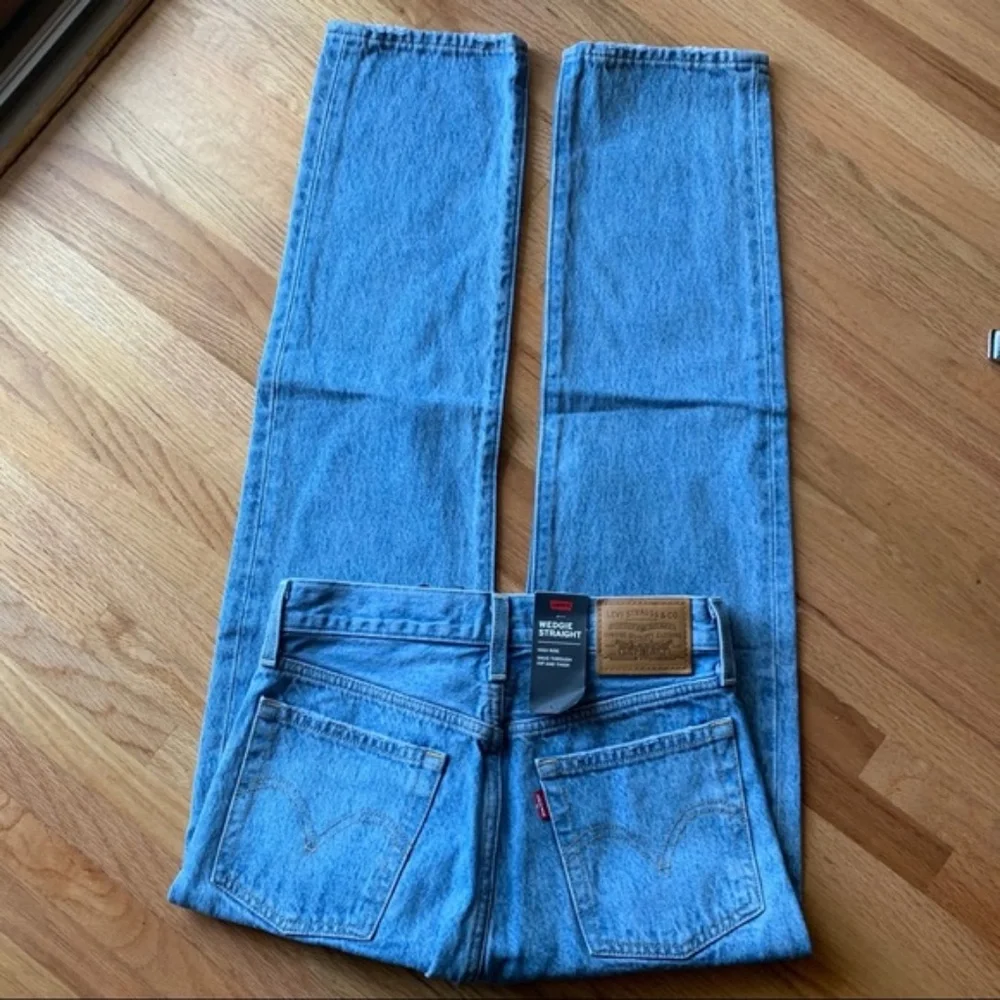NWT Levi's Premium Wedgie Fit Straight 24 - Picture 10 of 12